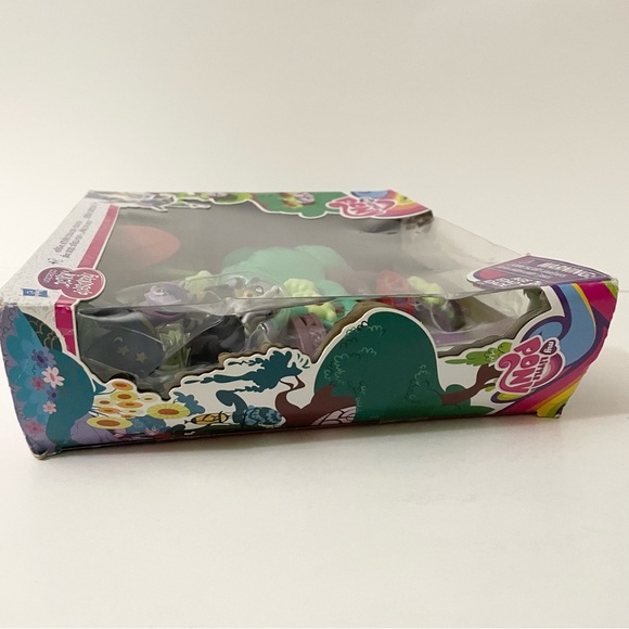 My Little Pony Friendship is Magic Twilight Sparkle Golden Oak Library Playset - Picture 7 of 16